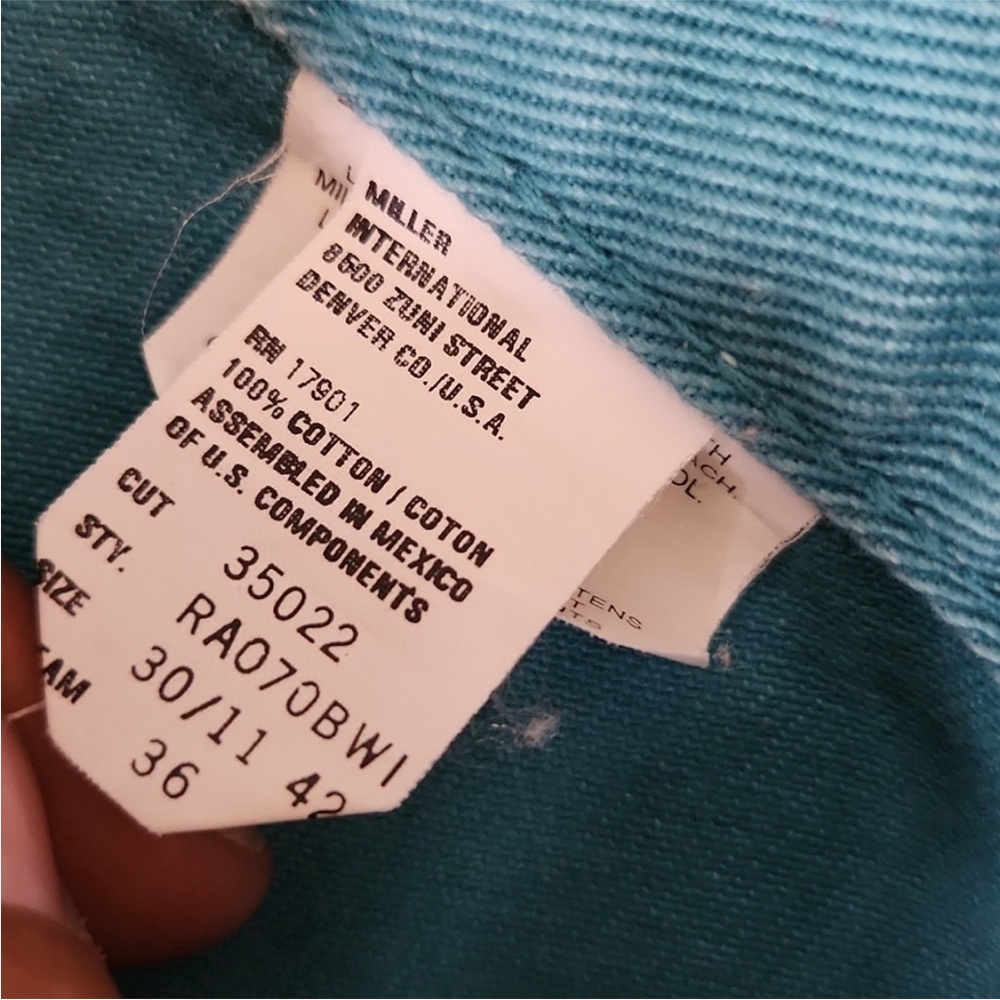 Vintage Rockies | Turquoise Blue Western Jeans
Size 30 11 - Picture 6 of 9